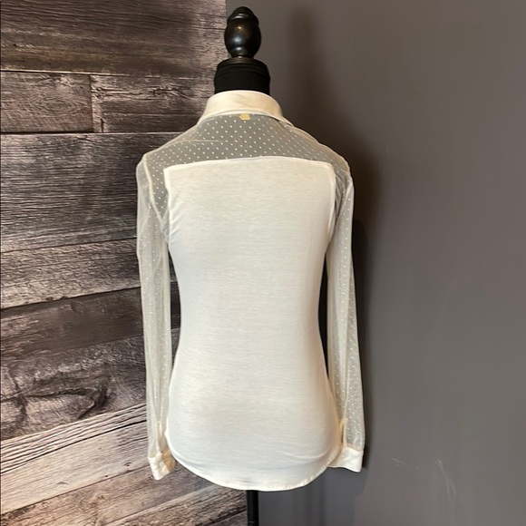 Button-Up Blouse - Picture 4 of 6